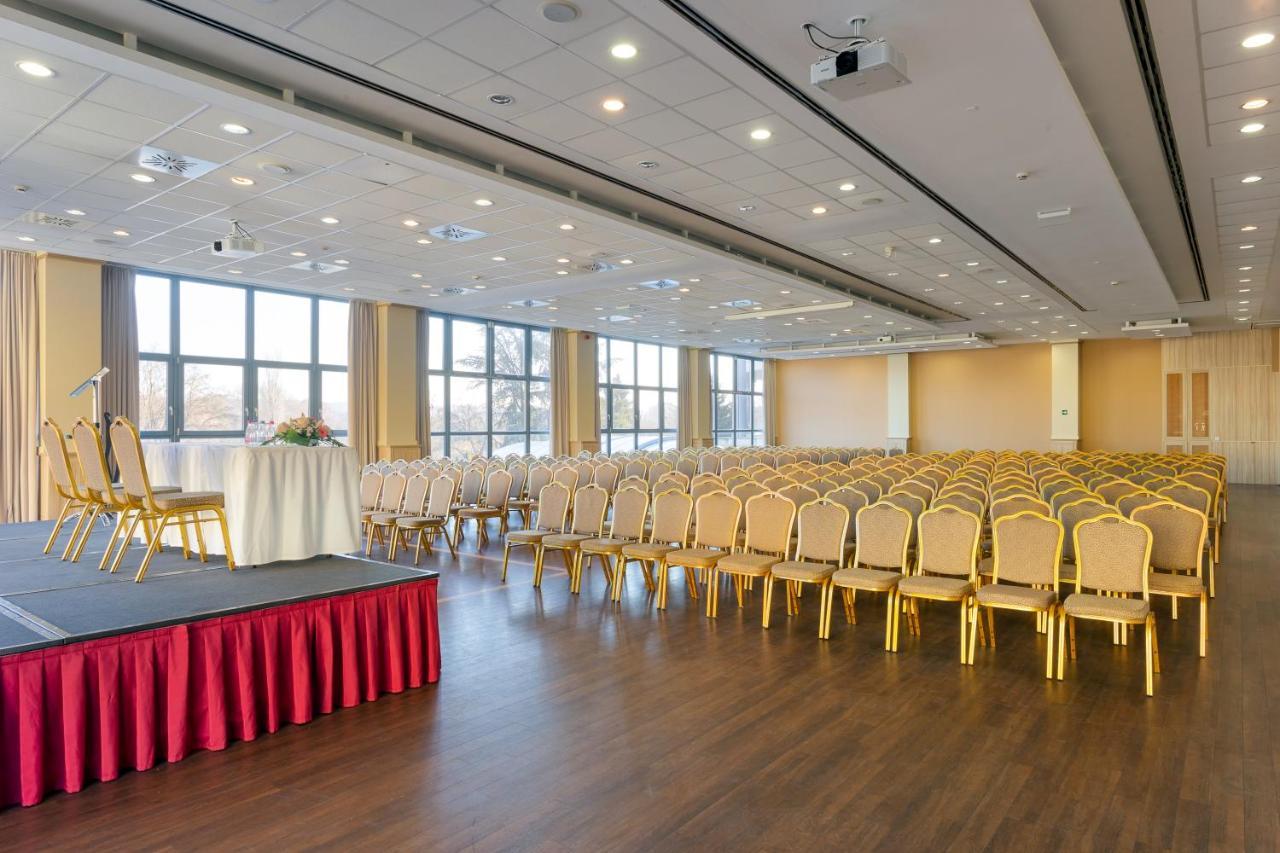 Hotel Eger & Park ภายนอก รูปภาพ