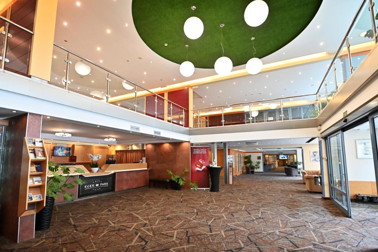 Hotel Eger & Park ภายนอก รูปภาพ