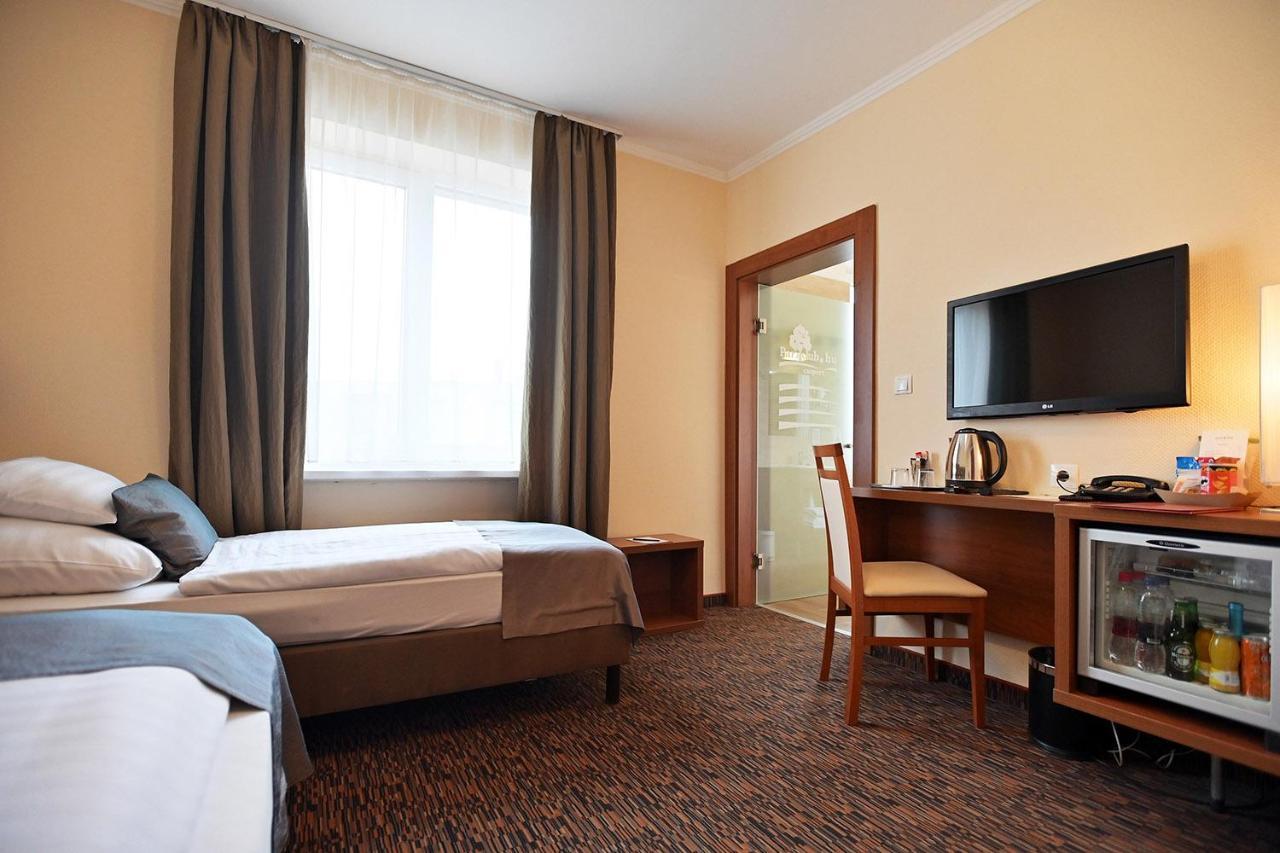 Hotel Eger & Park ภายนอก รูปภาพ