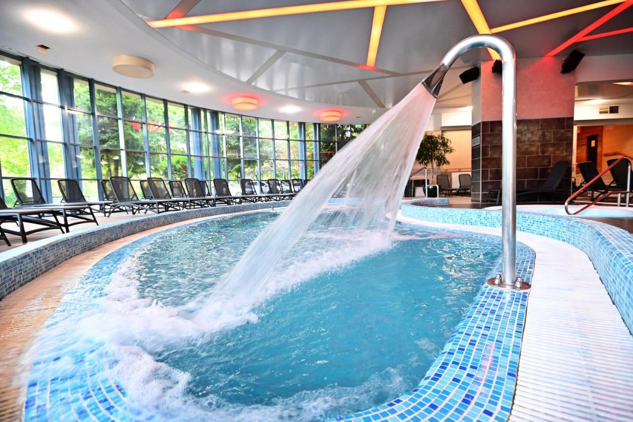 Hotel Eger & Park ภายนอก รูปภาพ