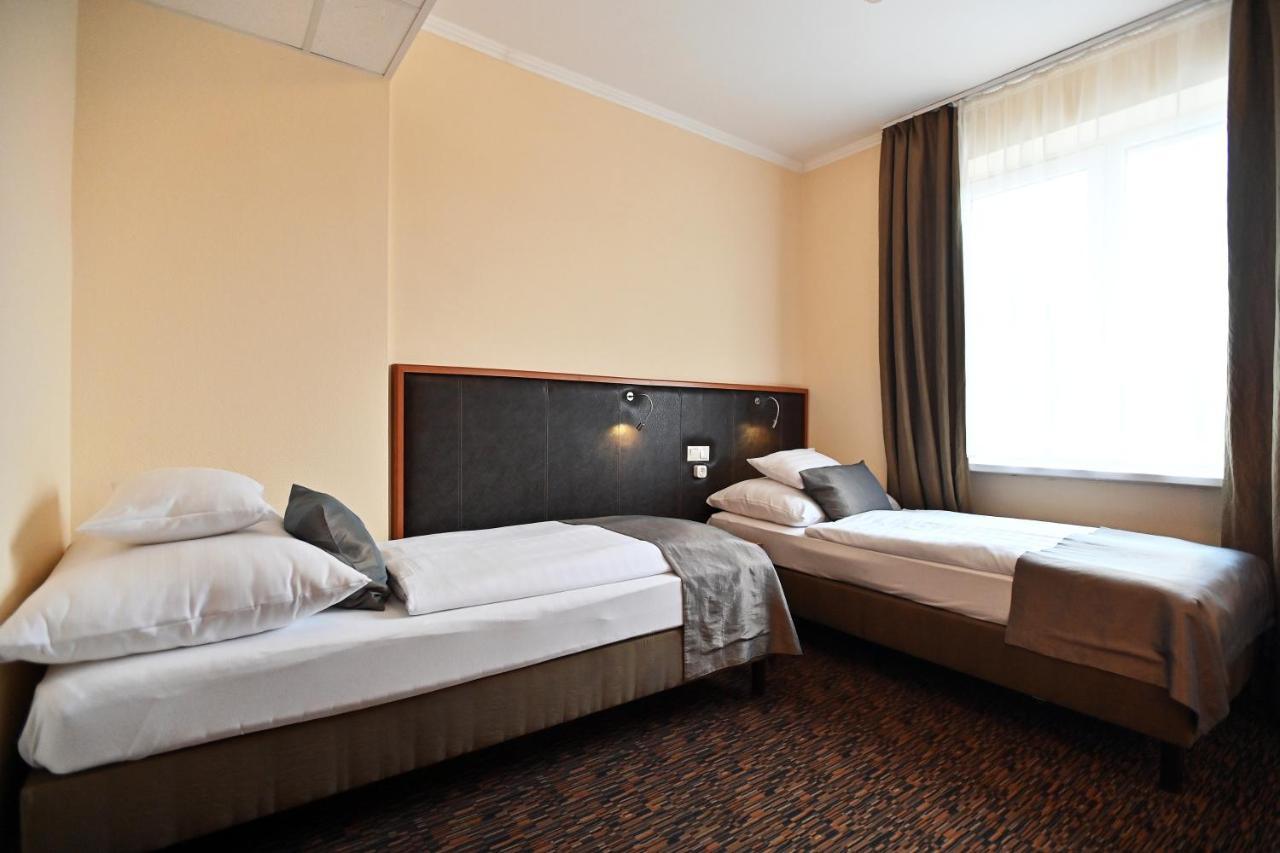 Hotel Eger & Park ภายนอก รูปภาพ